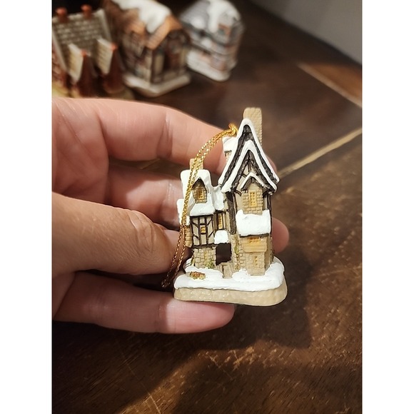 Lot David Winter Cottages Christmas Ornaments Tudor Fairytale Freds Castle - Picture 12 of 13